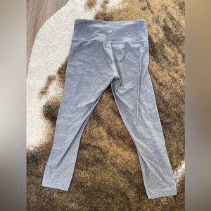 Size 4 grey lululemon cropped leggings.